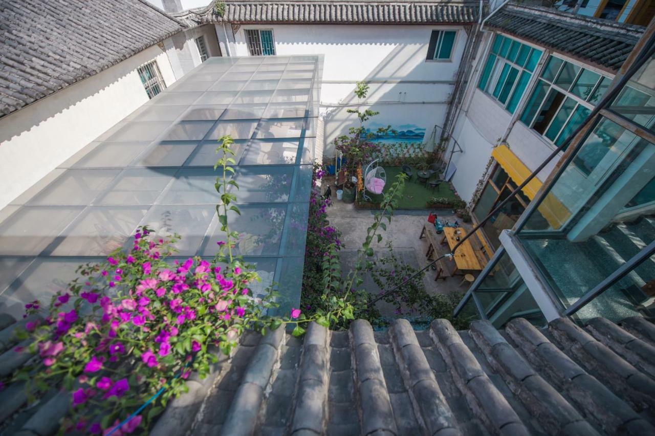 Dali Spring Field Hostel Exterior photo